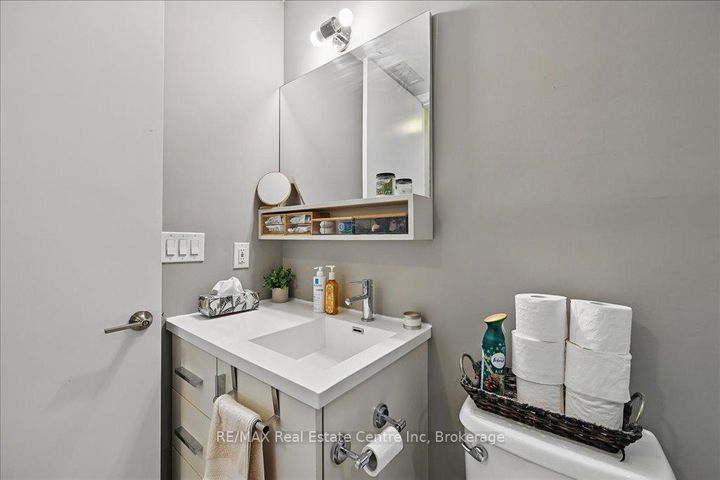 Photo 17 at 420 - 457 Plains Road E, LaSalle, Burlington