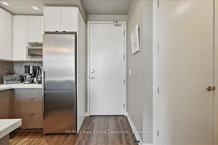 Photo 32 at 420 - 457 Plains Road E, LaSalle, Burlington