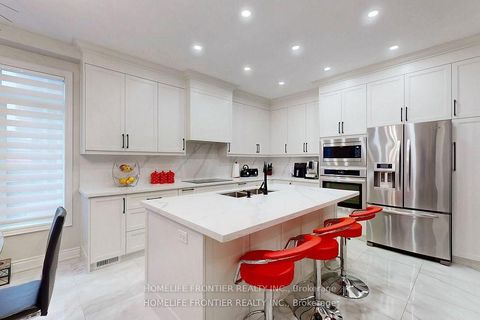 Photo 10 at 28 Rock Elm Court, Patterson, Vaughan