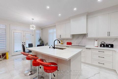Photo 12 at 28 Rock Elm Court, Patterson, Vaughan