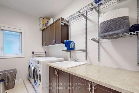 Photo 36 at 28 Rock Elm Court, Patterson, Vaughan