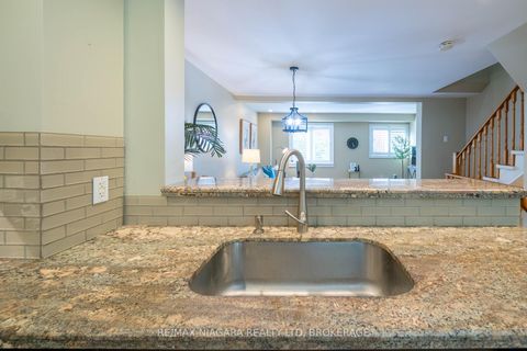 Photo 18 at 81 - 2300 Brays Lane, GA Glen Abbey, Oakville