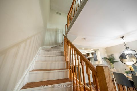 Photo 23 at 81 - 2300 Brays Lane, GA Glen Abbey, Oakville