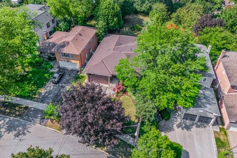 Photo 36 at 24 Ealing Drive, Windfields, Toronto