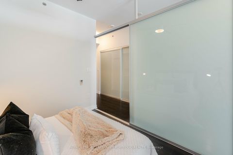 Photo 21 at 3709 - 426 University Avenue, Chinatown, Toronto Photo 21 at 3709 - 426 University Avenue, Chinatown, Toronto