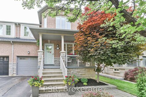 Photo 2 at 35 Arundel Drive, Vellore Village, Vaughan