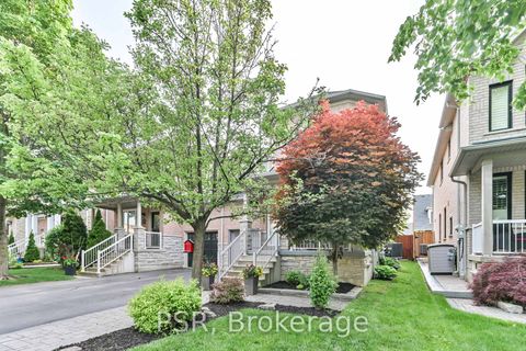 Photo 3 at 35 Arundel Drive, Vellore Village, Vaughan