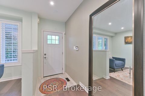 Photo 4 at 35 Arundel Drive, Vellore Village, Vaughan
