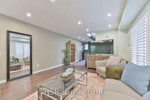 Photo 7 at 35 Arundel Drive, Vellore Village, Vaughan