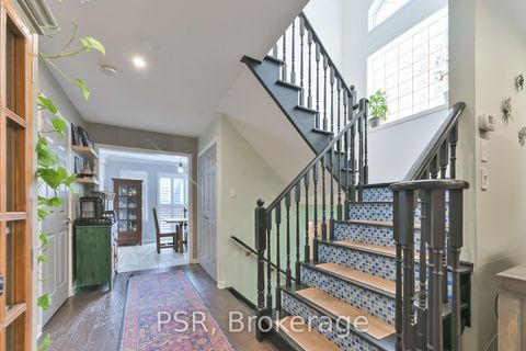 Photo 8 at 35 Arundel Drive, Vellore Village, Vaughan
