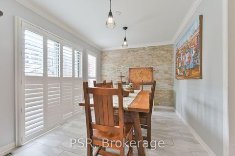 Photo 10 at 35 Arundel Drive, Vellore Village, Vaughan