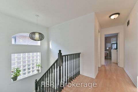 Photo 16 at 35 Arundel Drive, Vellore Village, Vaughan