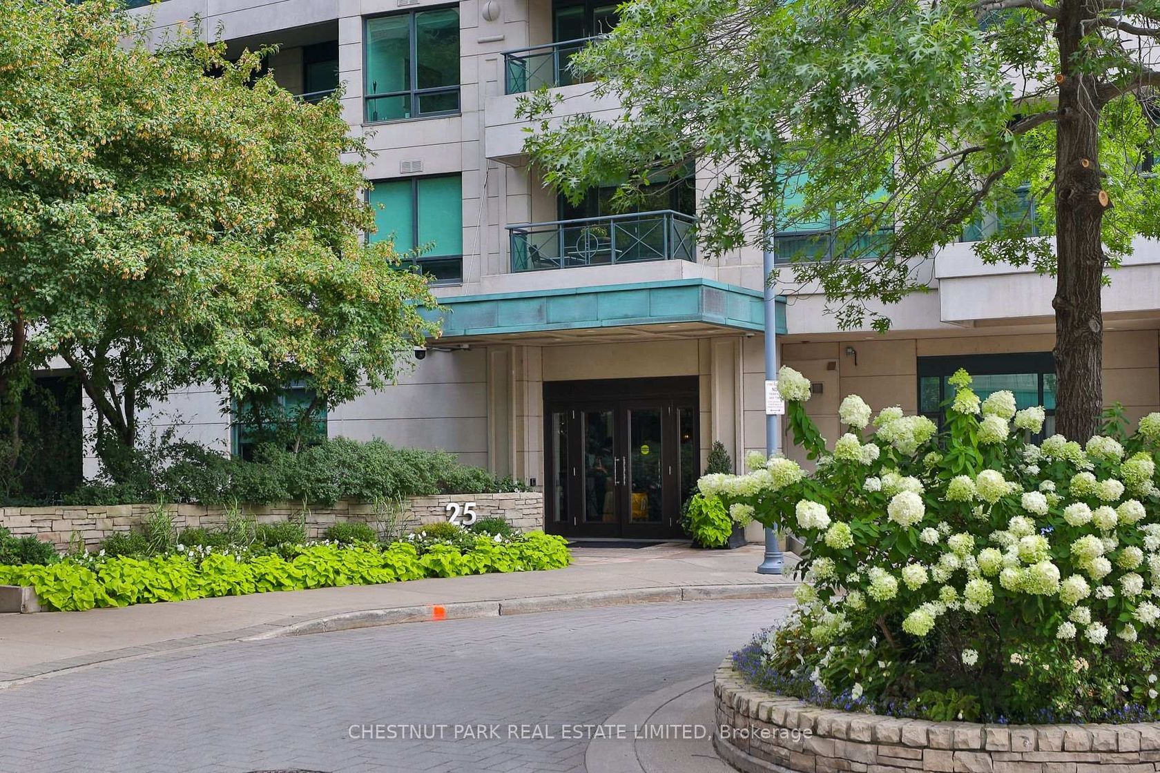 201 - 25 Scrivener Square, Moore Park, Toronto 
