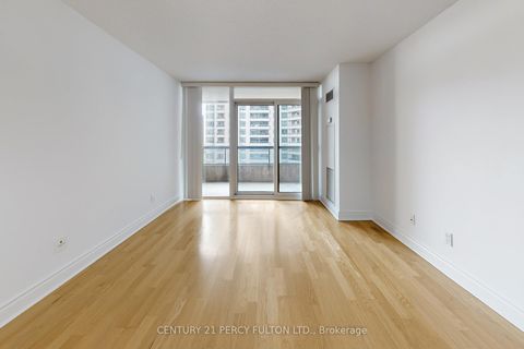 Photo 7 at 1008 - 5 Northtown Way, Willowdale East, Toronto