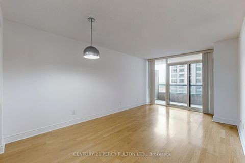 Photo 8 at 1008 - 5 Northtown Way, Willowdale East, Toronto