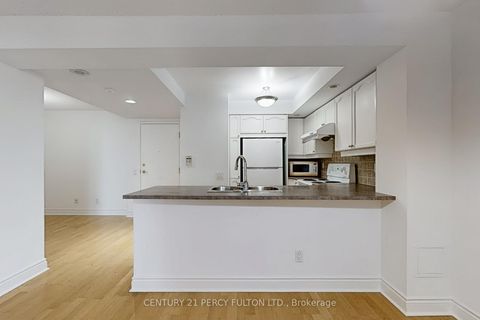 Photo 11 at 1008 - 5 Northtown Way, Willowdale East, Toronto