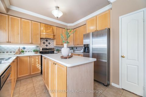 Photo 10 at 265 Julia Valentina Avenue, Sonoma Heights, Vaughan