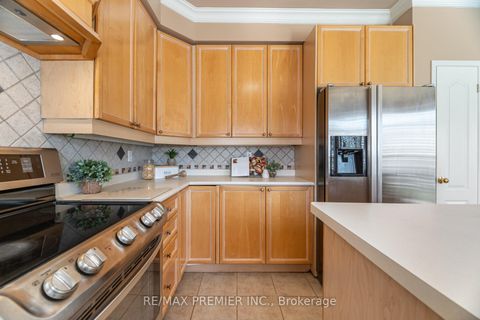 Photo 13 at 265 Julia Valentina Avenue, Sonoma Heights, Vaughan