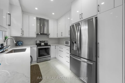 Photo 16 at 545 Highcliffe Drive, Uplands, Vaughan