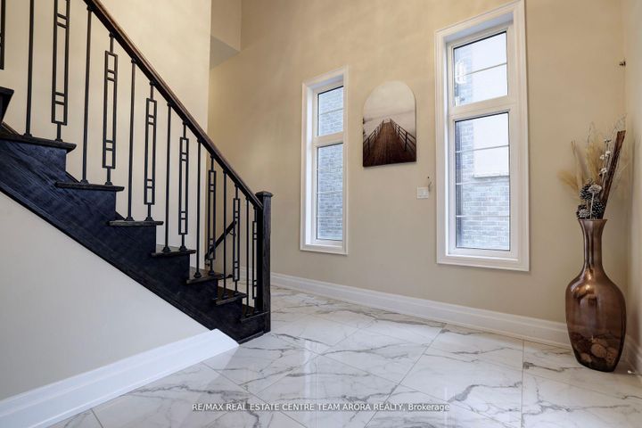 Photo 3 at 5 Walkercleave Drive, Credit Valley, Brampton