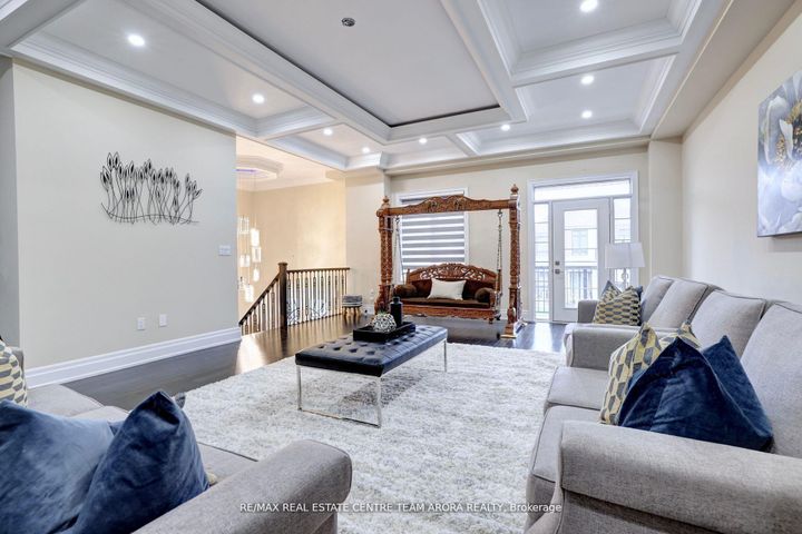 Photo 7 at 5 Walkercleave Drive, Credit Valley, Brampton