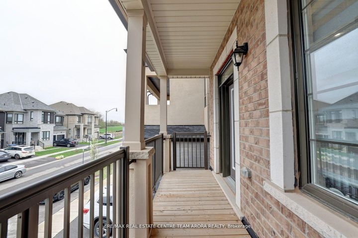 Photo 8 at 5 Walkercleave Drive, Credit Valley, Brampton