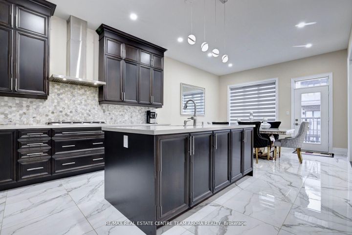 Photo 9 at 5 Walkercleave Drive, Credit Valley, Brampton