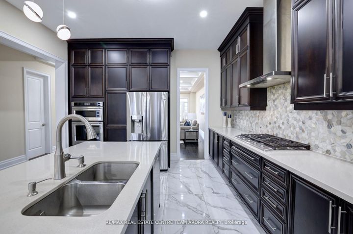 Photo 10 at 5 Walkercleave Drive, Credit Valley, Brampton