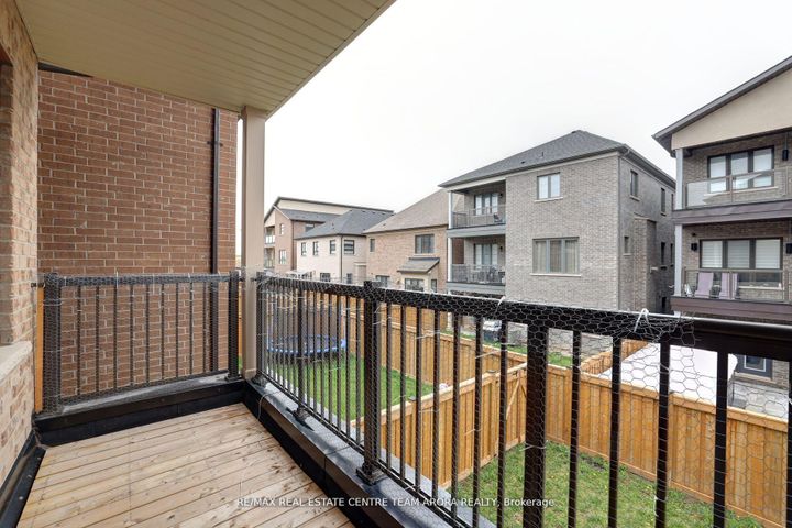 Photo 18 at 5 Walkercleave Drive, Credit Valley, Brampton