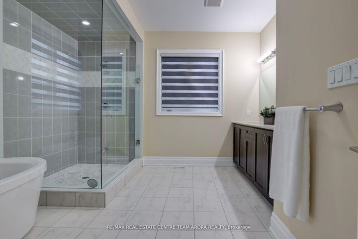 Photo 29 at 5 Walkercleave Drive, Credit Valley, Brampton