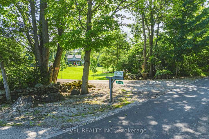 Photo 1 at 8305 CANYON Road, Campbellville, Milton