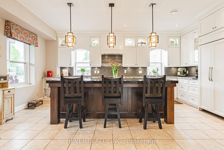 Photo 8 at 8305 CANYON Road, Campbellville, Milton