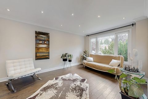 Photo 6 at 7 Shaftsbury Avenue, Westbrook, Richmond Hill