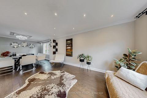 Photo 7 at 7 Shaftsbury Avenue, Westbrook, Richmond Hill