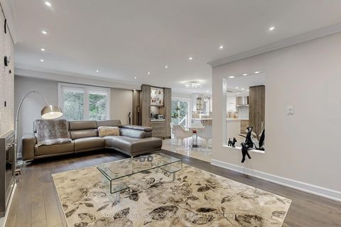 Photo 11 at 7 Shaftsbury Avenue, Westbrook, Richmond Hill