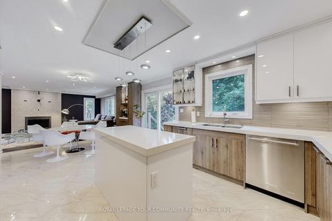 Photo 19 at 7 Shaftsbury Avenue, Westbrook, Richmond Hill