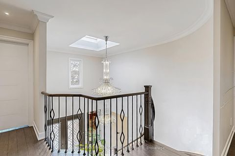 Photo 31 at 7 Shaftsbury Avenue, Westbrook, Richmond Hill