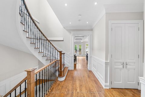 Photo 1 at 565 Broadway Avenue, Leaside, Toronto