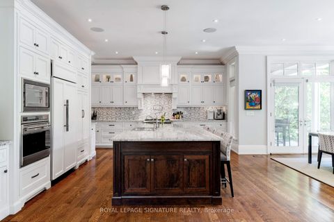 Photo 9 at 71 Ennisclare Drive W, MO Morrison, Oakville