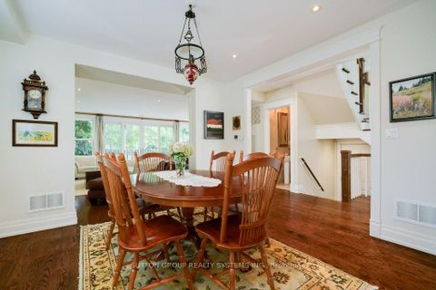 Photo 8 at 101 Perry Crescent, Rosethorn, Toronto