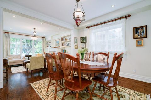 Photo 10 at 101 Perry Crescent, Rosethorn, Toronto
