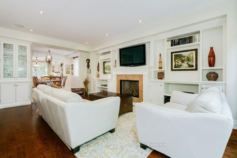 Photo 13 at 101 Perry Crescent, Rosethorn, Toronto