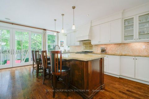 Photo 15 at 101 Perry Crescent, Rosethorn, Toronto