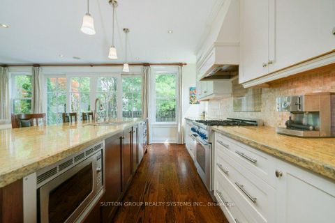 Photo 17 at 101 Perry Crescent, Rosethorn, Toronto