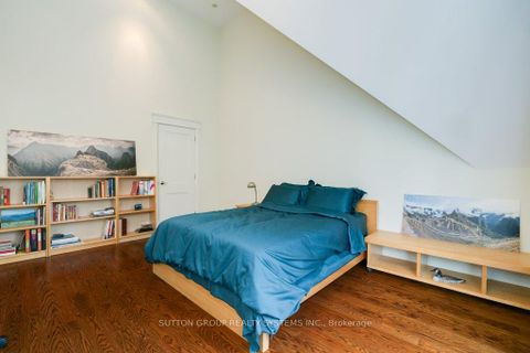 Photo 22 at 101 Perry Crescent, Rosethorn, Toronto