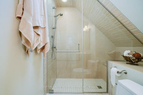 Photo 30 at 101 Perry Crescent, Rosethorn, Toronto