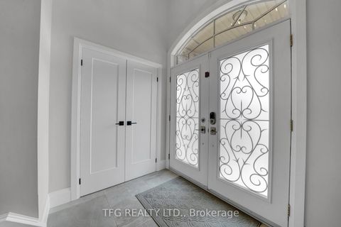 Photo 2 at 944 Grand Ridge Avenue, Pinecrest, Oshawa