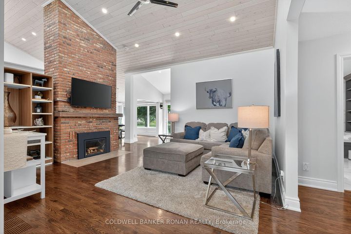 Photo 3 at 22 Mulock Drive, Bond Head, Bradford West Gwillimbury