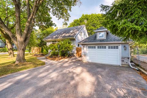 Photo 3 at 39 Addison Crescent, Don Mills, Toronto