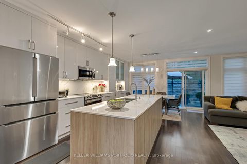 Photo 2 at 365A Roehampton Avenue, Mount Pleasant East, Toronto